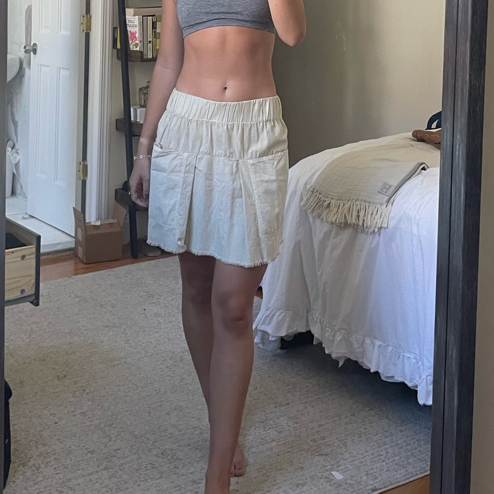 Low waisted Free People neutral skirt